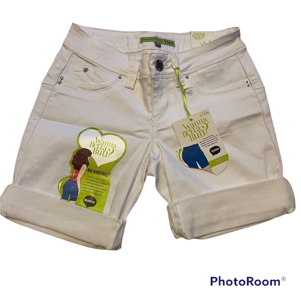 NWT WannaBettaButt? YMI White Cuffed Shorts Size 3